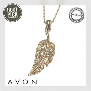𝅺🎈host PICK!🎈📿 RARE VINTAGE AVON || Gold Leaf Pendant Necklace